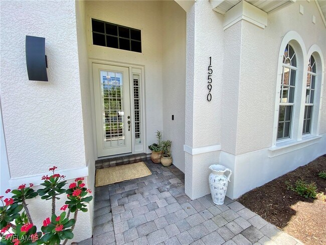 Building Photo - 15590 Vallecas Ln