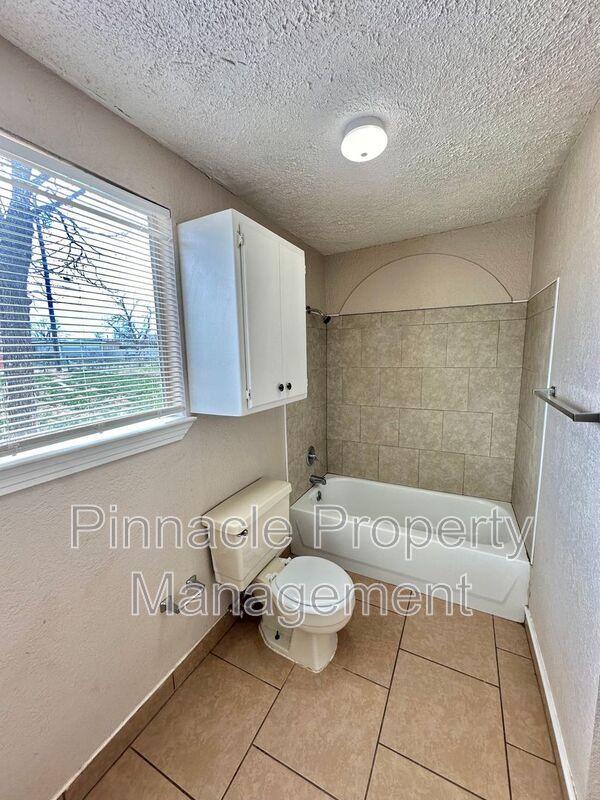 Building Photo - 2701 Raney St