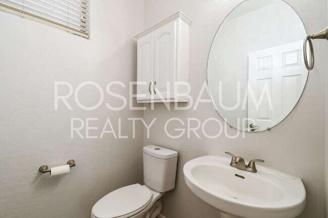 Building Photo - 1949 W Olive Way