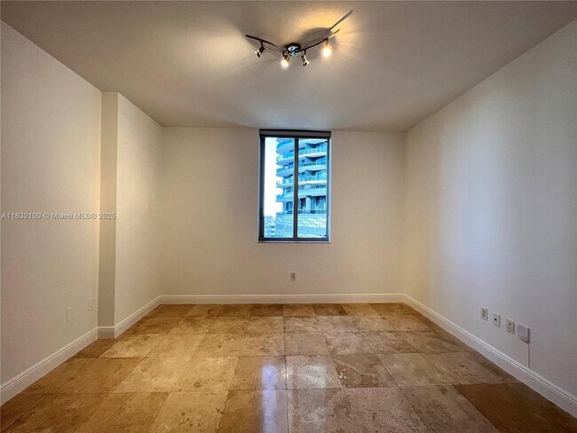 Building Photo - 1050 Brickell Ave