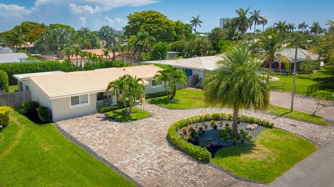 Building Photo - 2445 SE 7th St