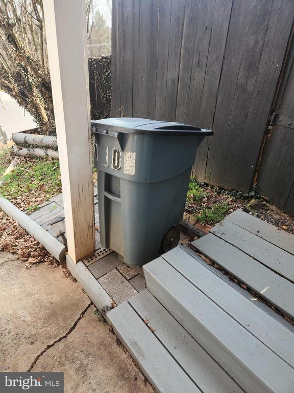 Building Photo - 9606 Jefferson St