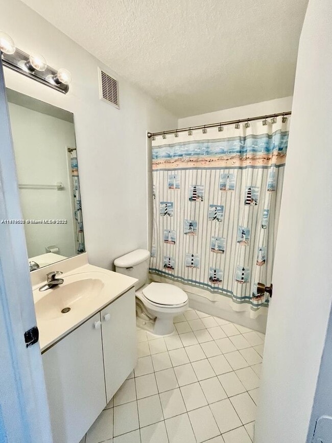 Building Photo - 975 NE 33rd Terrace