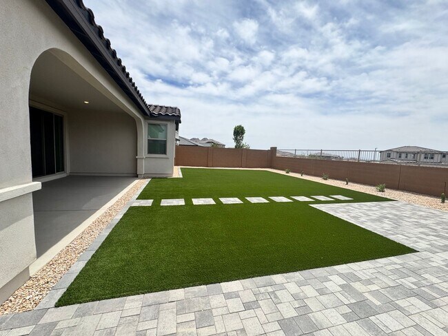 Building Photo - BRAND NEW HOME IN ALORAVITA IN PEORIA