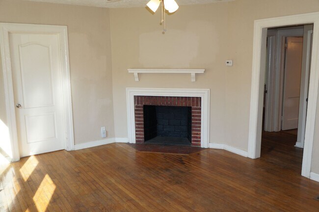 Building Photo - 583 Colonial Cir SE