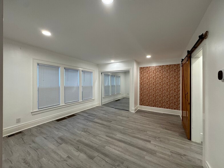 Building Photo - 140 S Collingwood Ave