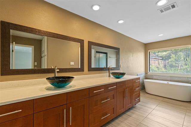 Building Photo - 6530 Copper Creek Dr