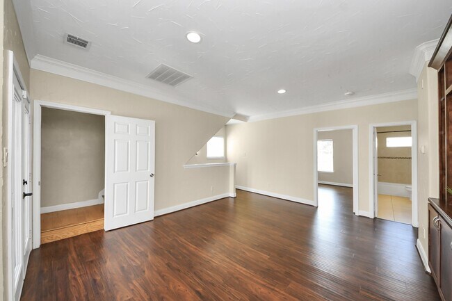 Building Photo - 1493 Silverado Dr