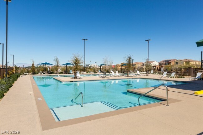 Building Photo - 3009 Camino Sereno Ave