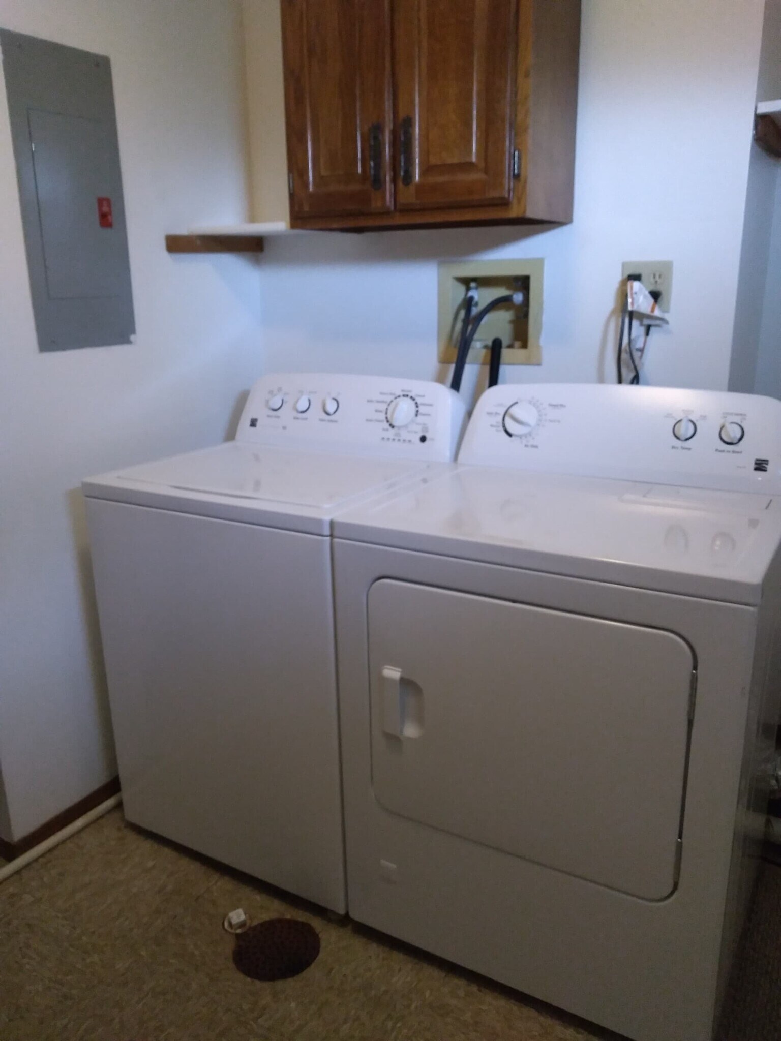 Laundry room - 626 N Elmer St