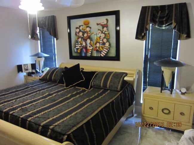 Building Photo - 6325 Winding Lake Dr