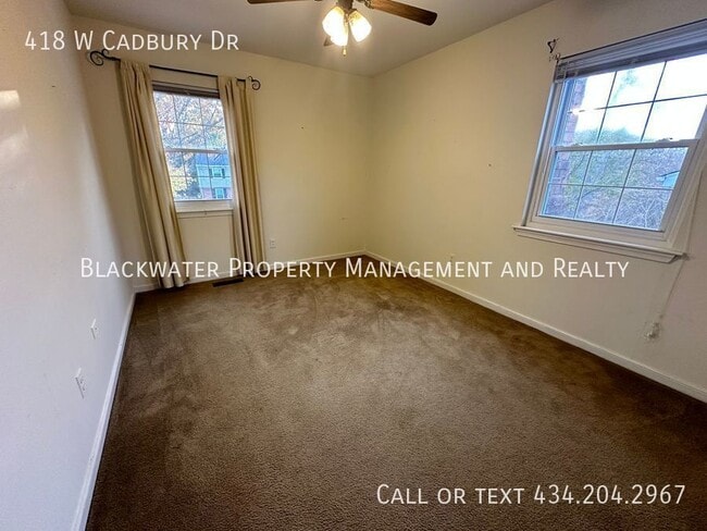 Building Photo - 3 Bedroom Townhome in Georgetown Forest! W...