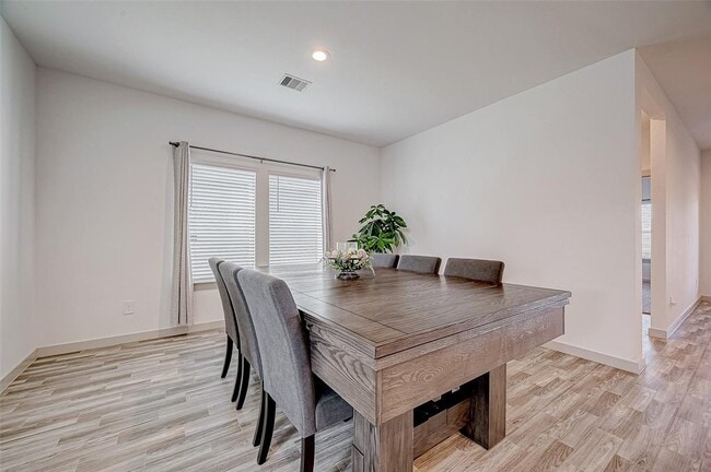 Building Photo - 6911 Amber Clf Ln