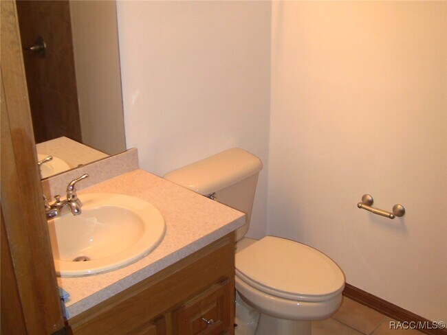 Building Photo - 109 Wright St