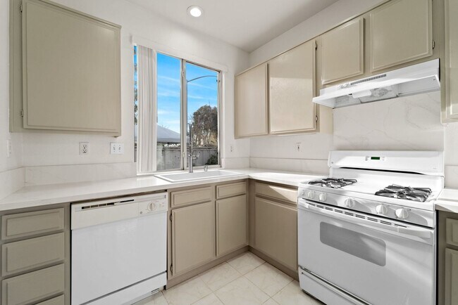 Building Photo - 8265 Gold Coast Dr