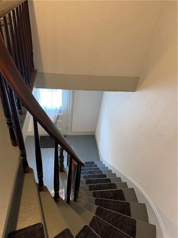 Building Photo - 125 Calverley St