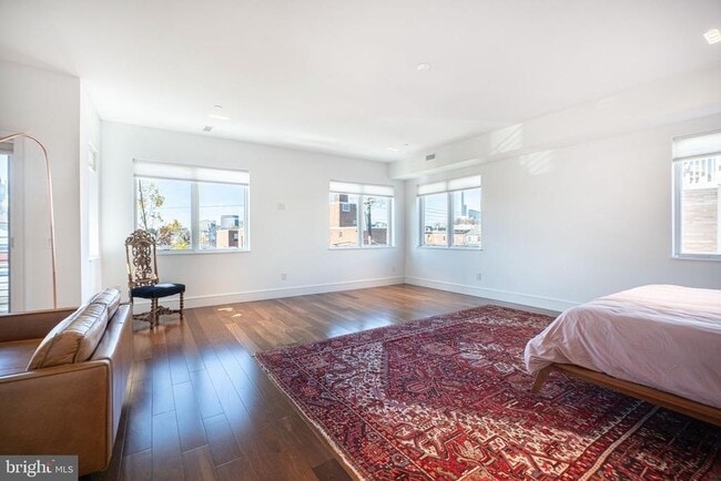 Building Photo - 815 S 20th St