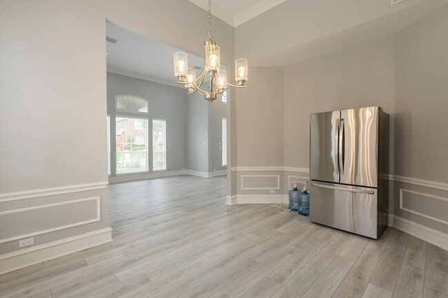 Building Photo - 7728 Saragosa Creek Dr