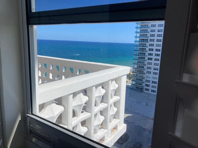 Building Photo - 4010 Galt Ocean Dr