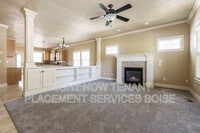 Building Photo - 994 E Winding Creek Dr