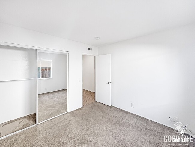 Building Photo - Nice 4B/2BA w/ Attached Garage & Fenced Yard