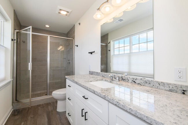 Building Photo - 204 Grand Ave