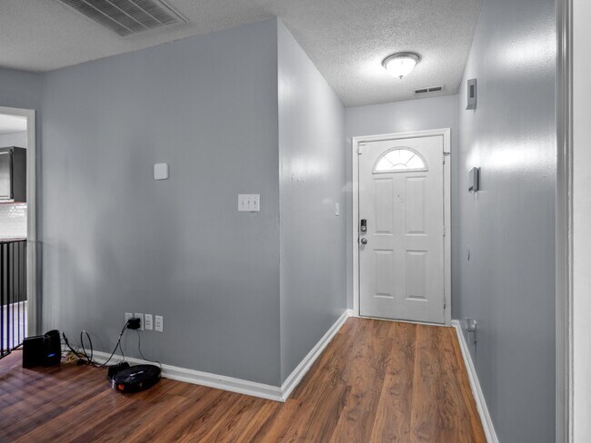 Building Photo - 1020 Furia Dr