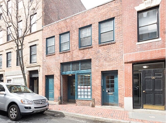 Building Photo - 94 W Cedar St