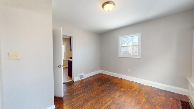 Building Photo - LEASE TO OWN your home! - 3 Bed / 1 Bath i...