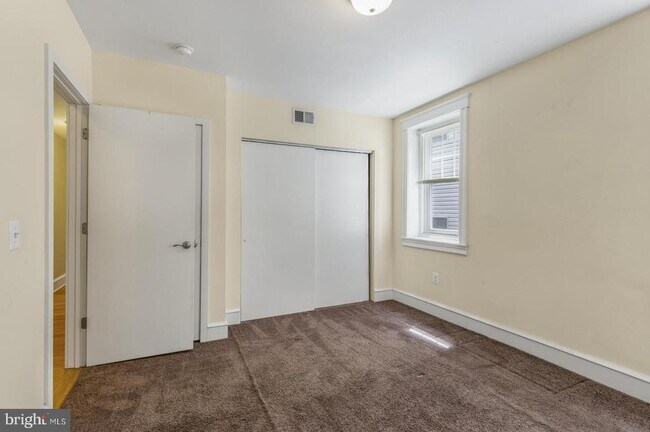 Building Photo - 6168 Ridge Ave
