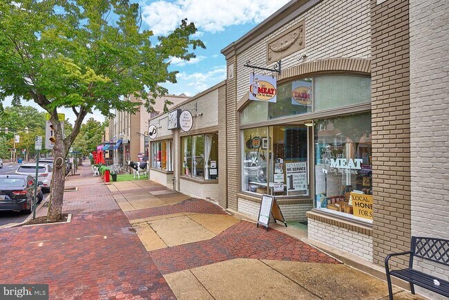 Building Photo - 247 Tennessee Ave