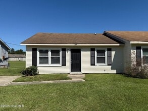 Building Photo - 1804 Burgaw Hwy