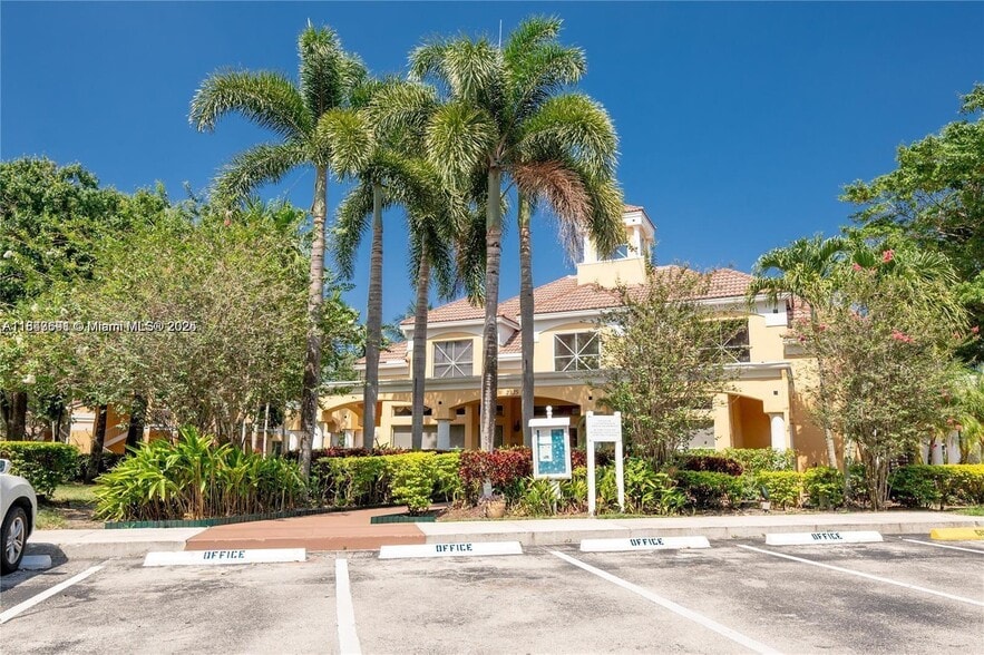 Primary Photo - 2341 NW 33rd St