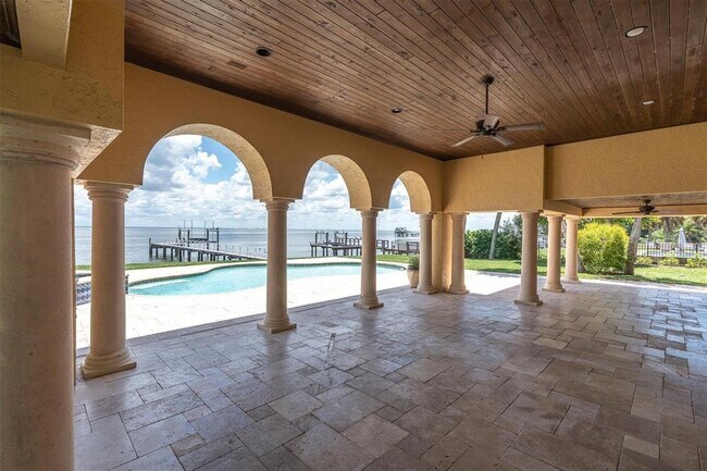 Building Photo - 5810 Bahama Shores Dr S