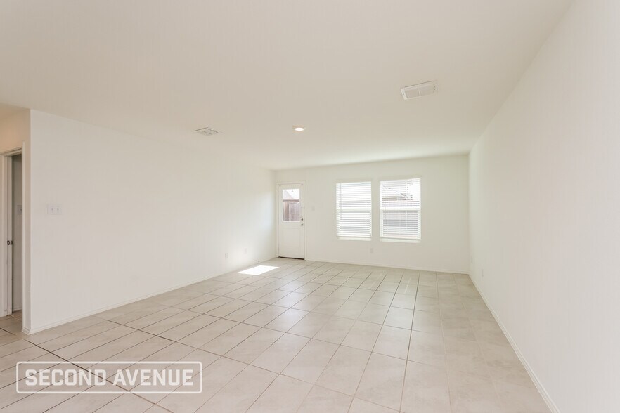 Building Photo - 6077 Determine Ln