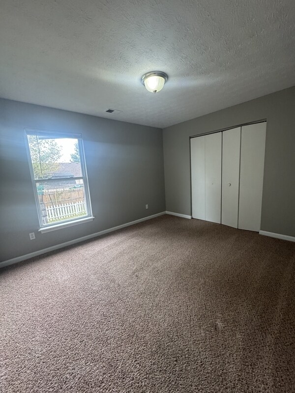 Building Photo - 9708 Stream View Trail