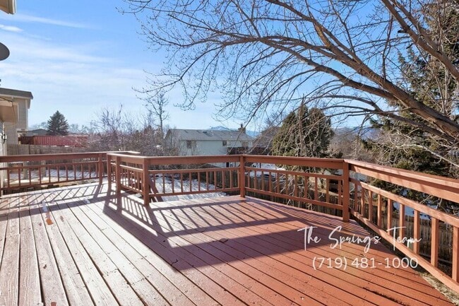 Building Photo - 6460 Bugle Dr