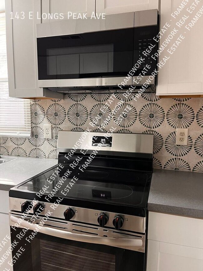 Building Photo - 143 E Longs Peak Ave