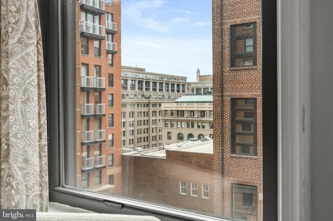 Building Photo - 631 D St NW