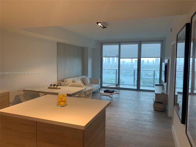 Building Photo - 16385 Biscayne Blvd