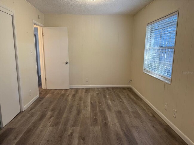 Building Photo - 1740 W Walnut St