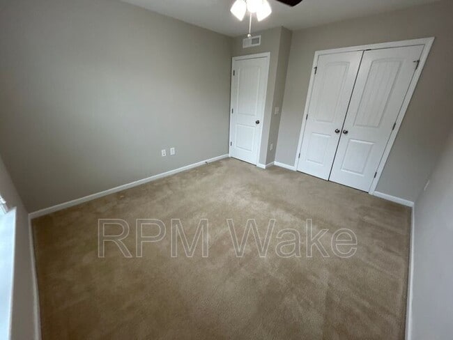 Building Photo - 217 Gulley Glen Dr