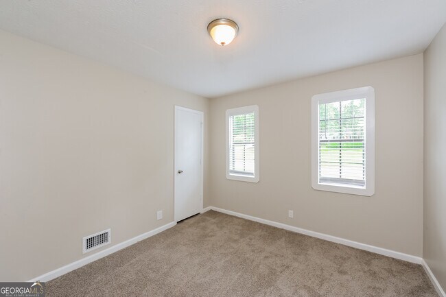 Building Photo - 418 Hearth Pl NW