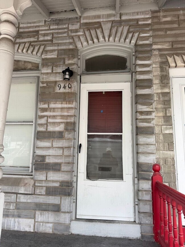 Building Photo - 940 N 12th St