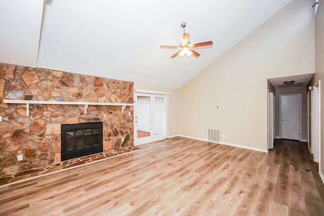 Building Photo - 1507 Bellingham Dr