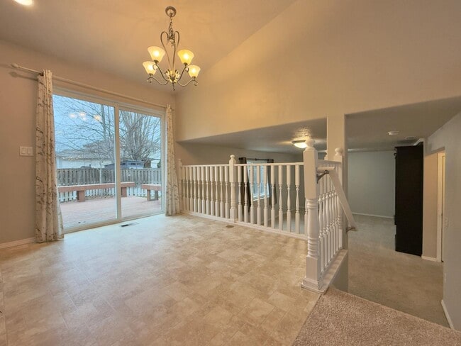 Building Photo - 6211 S Terre Vista St