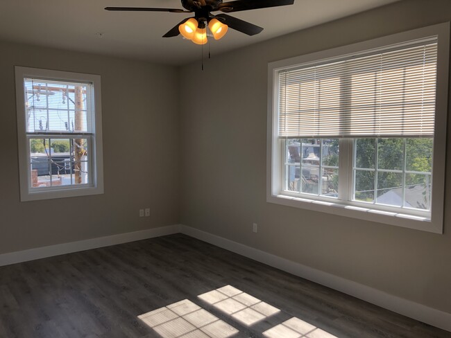 Building Photo - 1100 Schley Aly