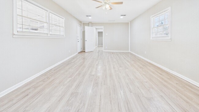 Building Photo - 2430 31st St