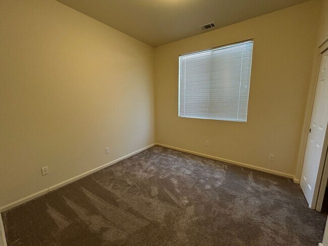 Building Photo - 7025 Sandy Souza Way