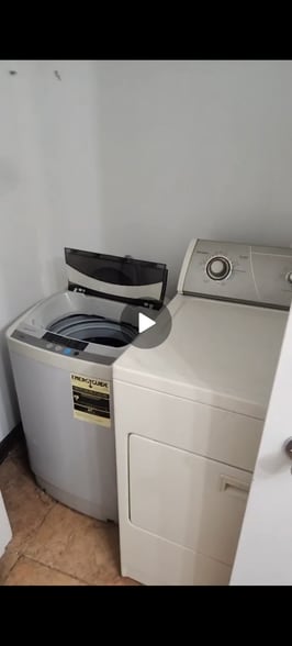 Building Photo - 832 W Eagle St